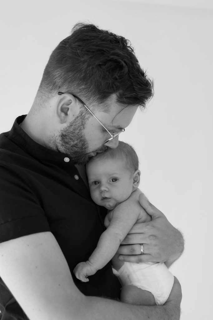 Dad and newborn photos