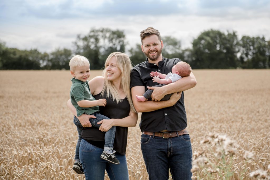 Outdoor family photos.